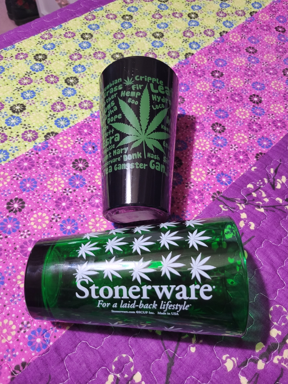 Stonerware Green And Black Pint Glasses with Leaf Print